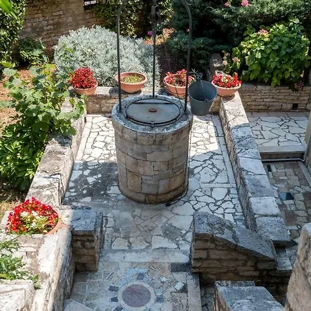 Ariana Guest house Pula