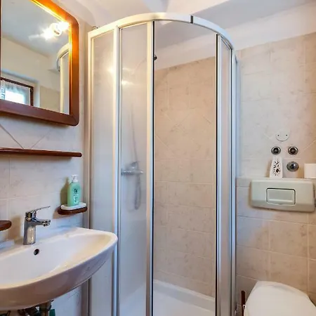 Ariana Guest house Pula