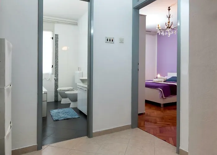 Πανσιόν Ariana Πούλα