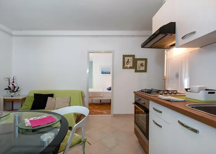 Πανσιόν Ariana