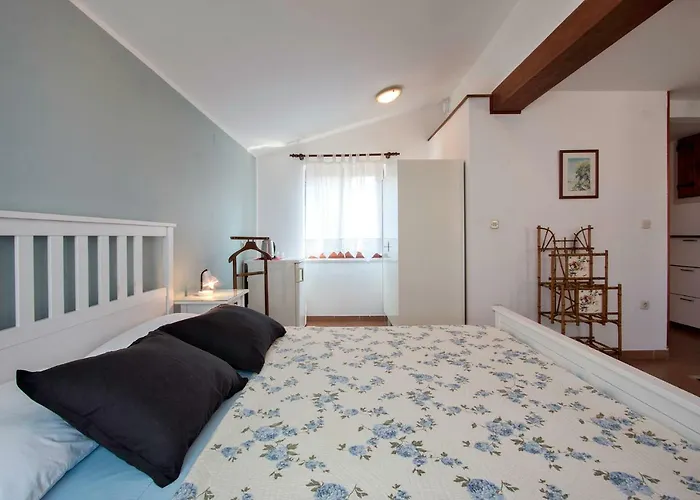 Πανσιόν Ariana Πούλα