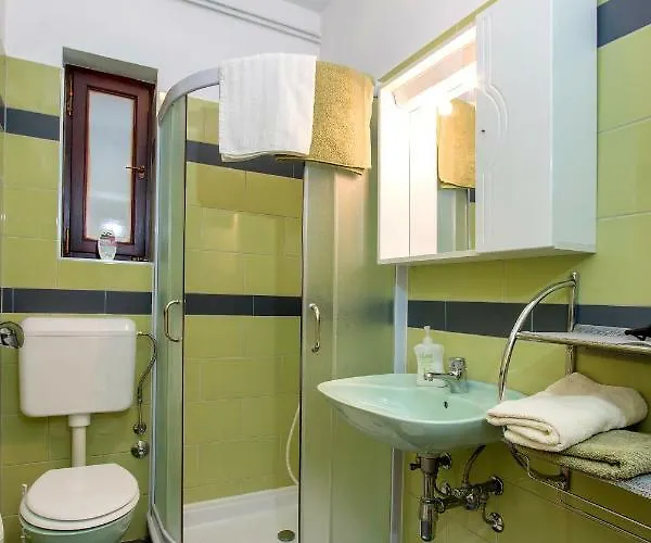 Ariana 3* Πούλα